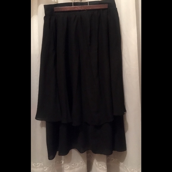 2/$25 Woman’s Skirts - Picture 8 of 9